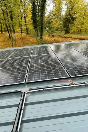 Fixation Toiture BAC ACIER pour 2 x 7 panneaux solaires PAYSAGE (2 rangées) Nouvelle Collection