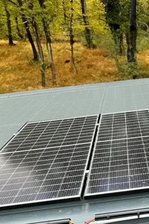 Fixation Toiture BAC ACIER pour 2 panneaux solaires PAYSAGE (1 rangée) Prix Promo