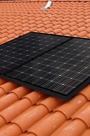 Fixation Toiture TUILE pour 2 panneaux solaires max-924mm (Barre 4 x 1m) Nouveauté